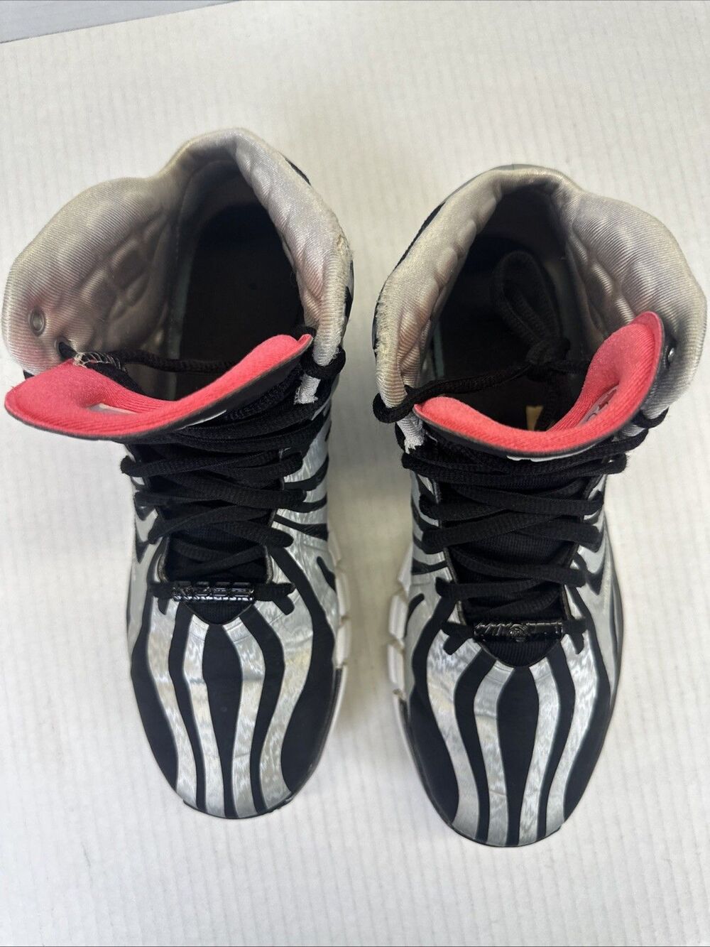 Adidas D Rose 4.5 Basketball Sneaker Size 6 Mens Black/Silver Used No Box - Picture 5 of 10